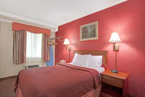 TraveIodge by Wyndham Parsippany - Chambre