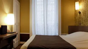 Hôtel du Dauphin - Værelse