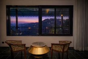 Ridge Aravalli - A Luxury Valley View Resort in Ranakpur - Coin salon dans le hall