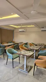 P K Unicorn Hotel And Banquet - Restaurant