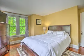 Elegant Charles Town Home: Grill, Walk Dtwn! - Intérieur