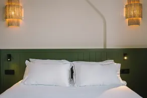 Hôtel Les Grands Voyageurs - Room