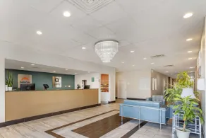Suburban Studios Gainesville - Hall