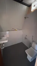 Huts And Hunters Resort Saputara - Bathroom