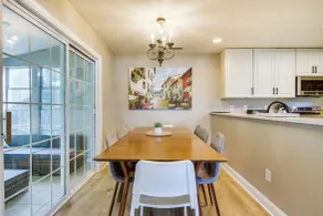 Charming Lewes Townhome w/ Sunroom: 5 Mi to Beach! - Interiør