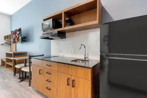 HomeTowne Studios by Red Roof Tampa - Airport - Chambre