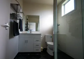 Charles Court Motel - Baño
