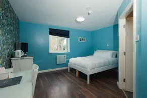 The Oak - Room