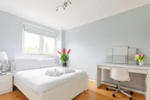 Bright 3-Bedroom Flat Parking 4KTV & Balcony - Rom