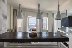 West East Suites - Chambre