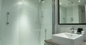 Crowne Plaza Solihull by IHG - Bathroom