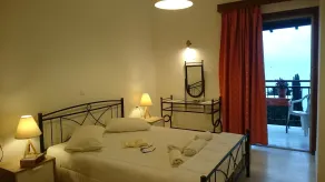 Aronis Apartments - Room
