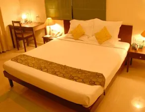 Sterling Living Space - Residency Road - Chambre