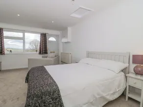 27 Fernhill Heights - Room