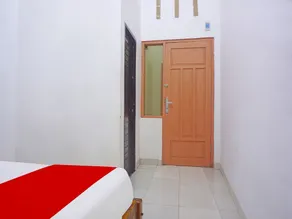 Hotel O Almeerah Homestay Syariah Near RS Hermina - Værelse