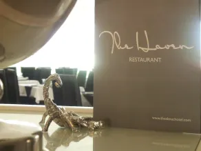 The Aknac Hotel - Restaurant