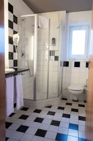 Hotel & Restaurant Bestenheider Stuben - Bathroom