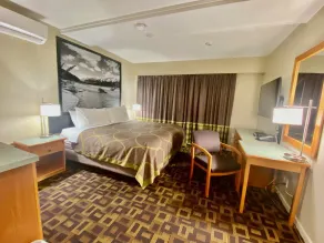 Super 8 by Wyndham Castlegar BC - Chambre