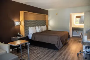 Columbus Inn and Suites - Zimmer