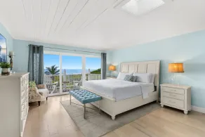 1045 Wave Crest Avenue - Rom