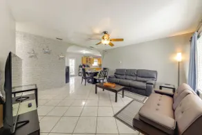 Private Retreat with Yard Near Hard Rock Stadium - Interiör