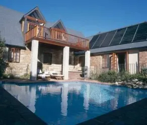 Villa Honeywood Guest House - Pool