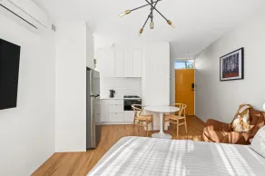 Peppertree Apartments - Zimmer