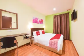 Hotel O G Home Hotel, Kota Bharu, Kelantan. - Room