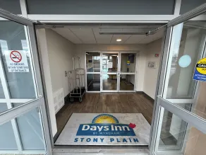 Days Inn by Wyndham Stony Plain - Reception