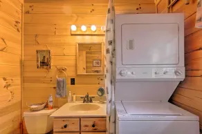 Lake Lure Log Cabin w/ Grill, Near Hiking! - Interiør
