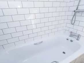 Stable Cottage with pre booked use of Indoor Swimming Pool - Bathroom