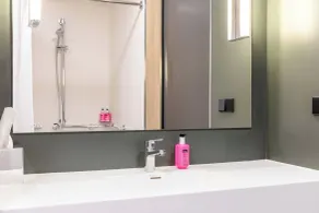Moxy Utrecht - Salle de bain
