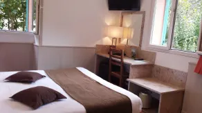 Les Jardins De La Glacière - Room