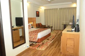 Radisson Chandigarh Zirakpur - Room
