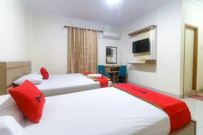 RedDoorz Plus near WTC Batanghari Mall - Chambre