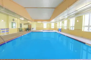 Super 8 by Wyndham Sault Ste. Marie - Piscine