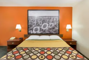 Super 8 by Wyndham Holton - Zimmer