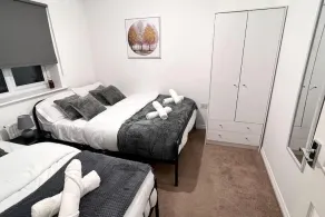 Modern 3BR House For Contractors - Room