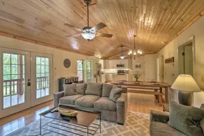 'creekside Hideaway' w/ Fire Pit + Creek Access! - Innenbereich