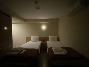 grand life hotel - Room