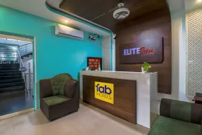 Fabhotel Elite Inn - Rezeption