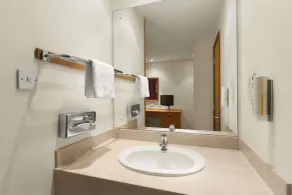 Days Inn Stevenage North - Baño