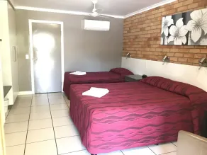 Emerald Highlands Motel - Room