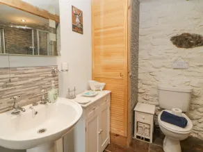 The Orchard - Bathroom