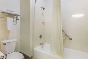 Best Western Fort Worth Inn & Suites - Salle de bain