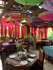 Rabbit Hole Hotel - Restaurant