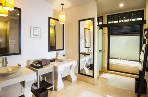 Melati Beach Resort & Spa - Bathroom