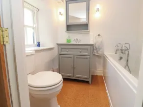 Cross View Cottage - Bathroom