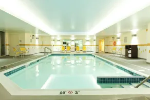 Fairfield Inn & Suites by Marriott Lethbridge - Piscine