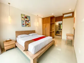 Svarna Suites Seminyak - Chambre
